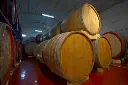 botti-vino-alagna-vini-1.webp